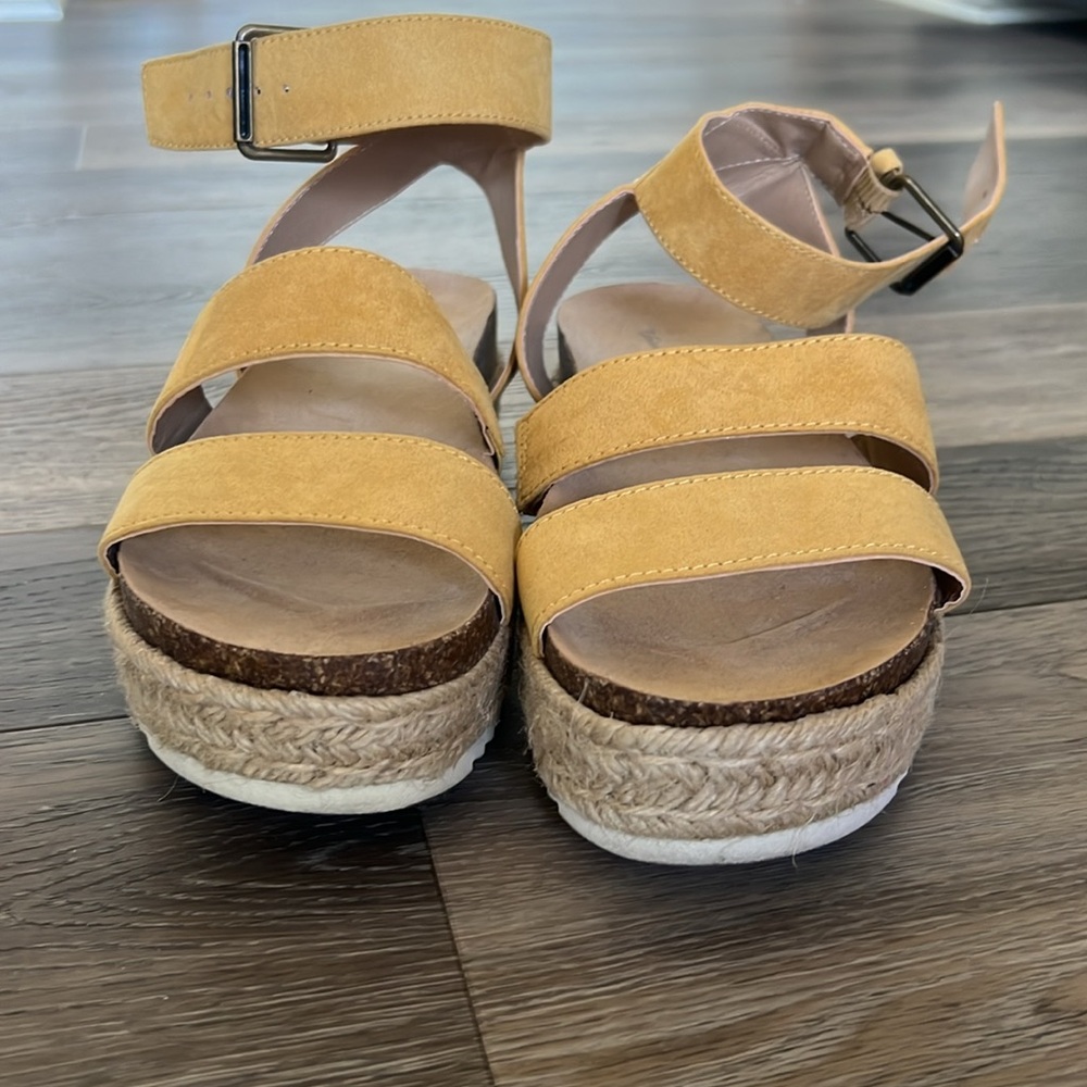 Universal Thread Yellow Platform Sandals - image 2